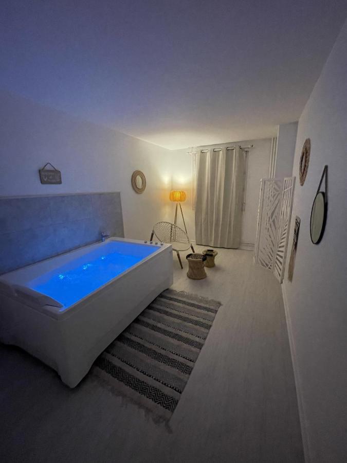 Le Chateaucreux - Cosy & Spa Saint-Etienne  Kültér fotó
